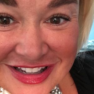 Meet your Posher, Suzanne